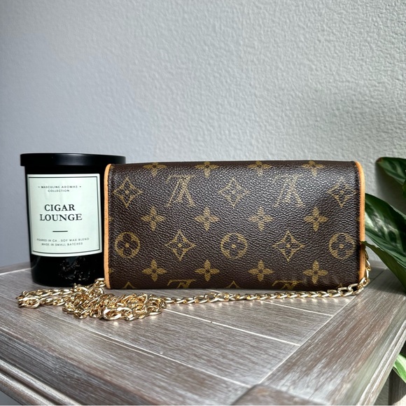 🌼 AUTHENTIC Louis Vuitton Pochette Twin PM
Crossbody 🌼 - Picture 4 of 12